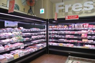 スーパーの精肉部門での商品作り・陳列等作業スタッフ
