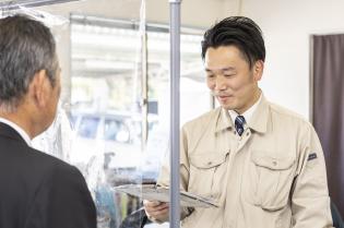 京都を巡るタクシー会社の内勤スタッフ