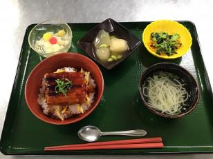 高齢者施設での調理（集団調理）