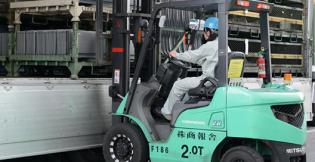 フォークリフトでの部品運搬作業(カウンター・リーチフォークどちらか)