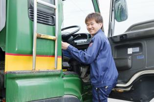 大型トラック運転手