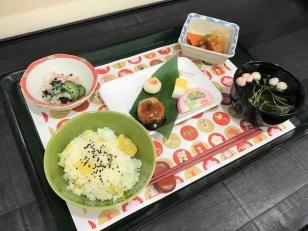 高齢者向け居住施設での調理担当
