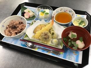 高齢者施設での調理担当