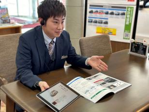 車の案内・提案スタッフ