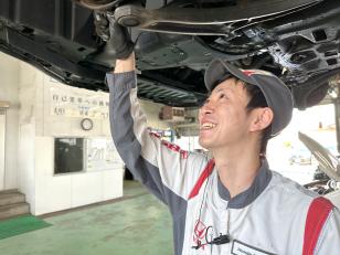 自動車販売店の整備スタッフ