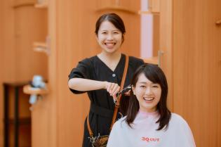スタイリスト／ヘアカット専門