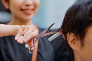 スタイリスト／ヘアカットのみ