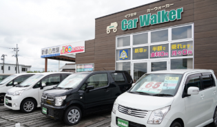 カーショップの販売スタッフ／店長候補