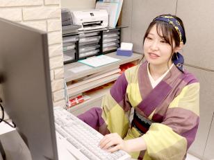 振袖ショップの接客スタッフ