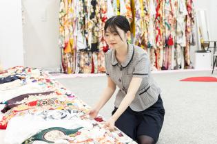 振袖店の接客スタッフ