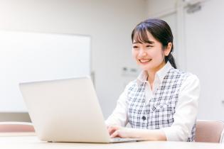 IT機器販売などを行う会社の事務職