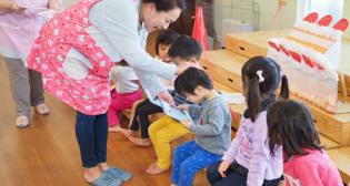 学童施設の放課後児童支援員