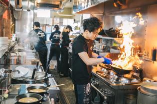飲食店の厨房・接客/ラーメン店