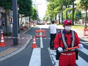 工事現場や駐車場の交通誘導スタッフ
