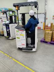 大手食品メーカー倉庫のフォークリフトスタッフ