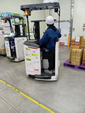 大手食品メーカー倉庫のフォークリフトスタッフ