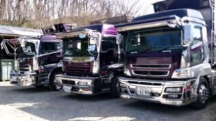大型ダンプカーの運転手