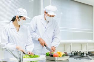 学生寮の栄養士スタッフ