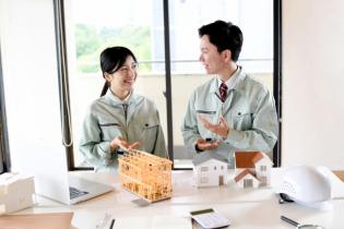シャッター・ドア等の設置・修理スタッフ