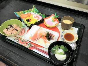 介護施設で食事の調理補助業務