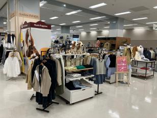 落ち着いた雰囲気のお店です。