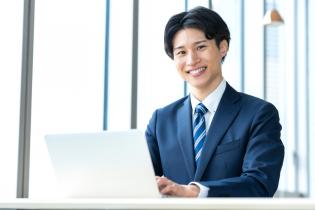 建設機械レンタルの営業スタッフ