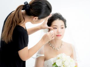 ヘアメイク・着付けスタッフ