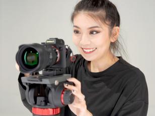 撮影および接客スタッフ