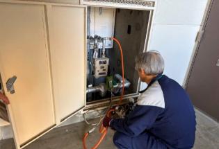 ガス設備の保安点検調査員