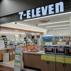 コンビニスタッフ