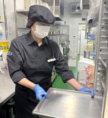 業務スーパーの惣菜部門スタッフ／普通職