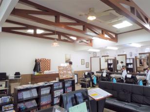 沼宮内店内