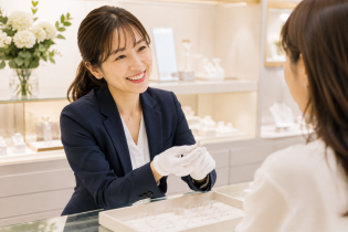 販売スタッフ