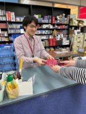 ゲーム・トレカ・ホビー商品の販売スタッフ