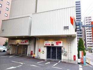 ホテルの駐車場スタッフ
