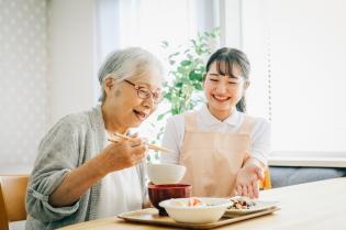 ショートステイ施設の介護士