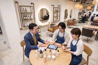 理美容商材の既存ルート営業スタッフ