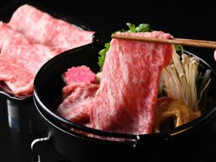 すき焼きランチのホールスタッフ