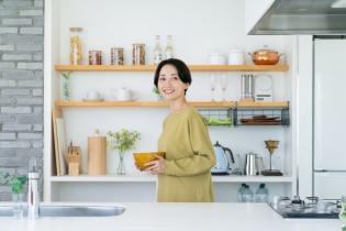 社員食堂の補助スタッフ