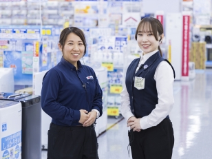 レジ兼接客などの店内スタッフ