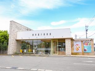カフェ併設パティスリーのスタッフ