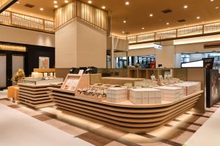 バウムクーヘン専門店の販売スタッフ