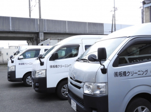 商用バンでおしぼり、タオルの配送