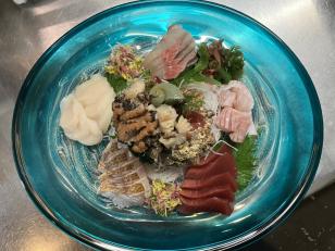 美味しいものを出す誇りと、 心地いい活気を楽しめる仲間を待ってます。
