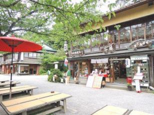 兼六園内お食事処のホールスタッフ