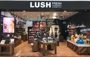 LUSHの接客販売スタッフ