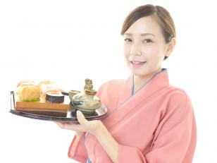 宴会サービススタッフ（料理・ドリンクの提供）