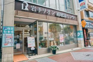 既存顧客への補聴器の訪問サポートスタッフ