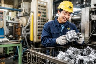 アルミ製部品の製造スタッフ／鋳造部門
