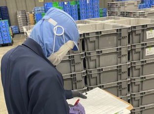 商品仕分けスタッフ｜未経験歓迎・正社員登用実績あり｜40代・50代も活躍中｜有給早期付与